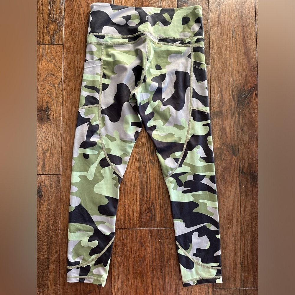 Zyia Green/ Black Leggings- size 8/10